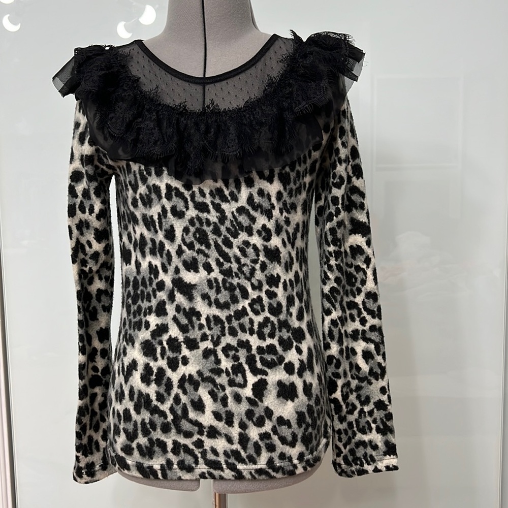 Leopard pattern lace frill long sleeves sweater Made in Korea unique